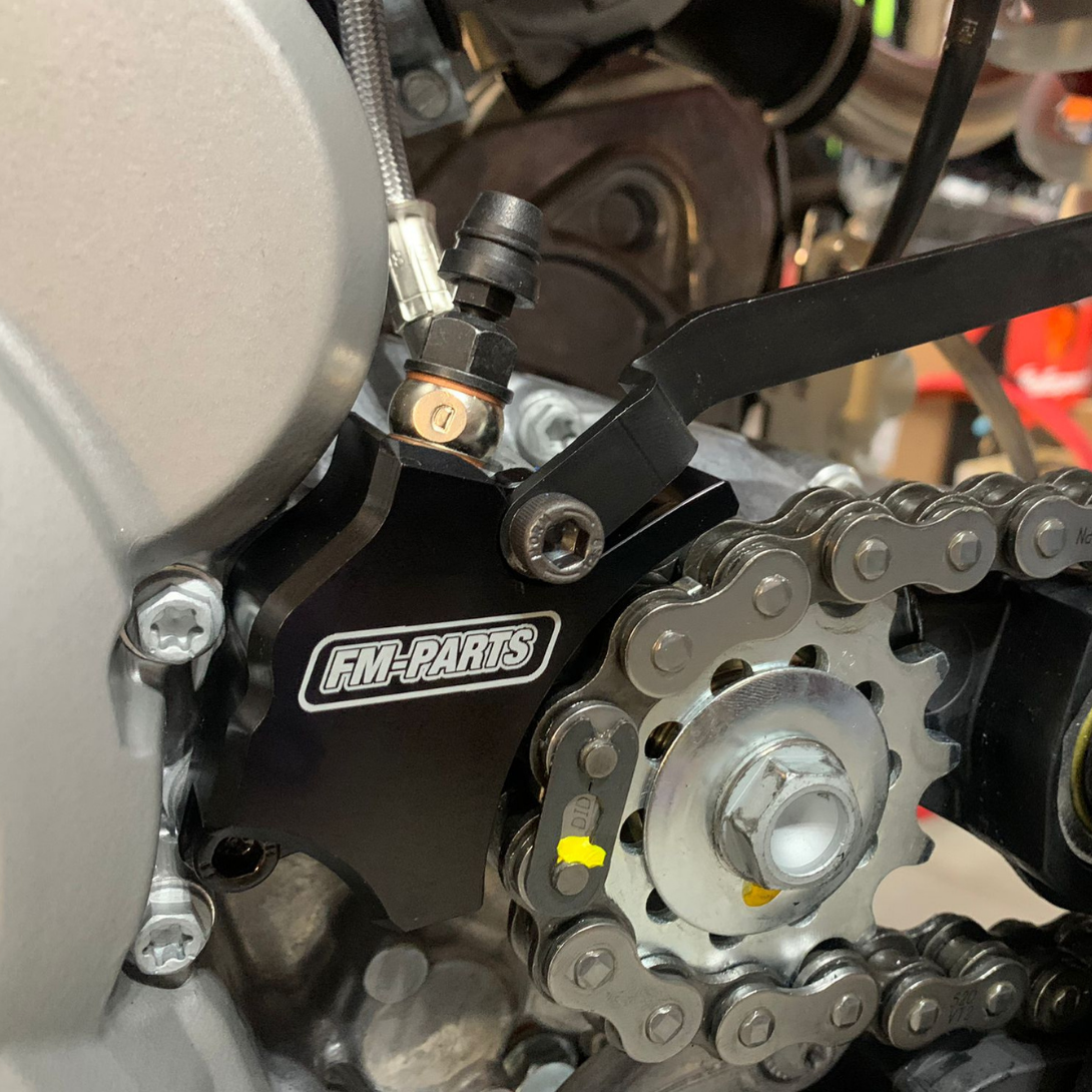 Protector de caja de cilindro esclavo TPI 250/300 2017-2023 Negro