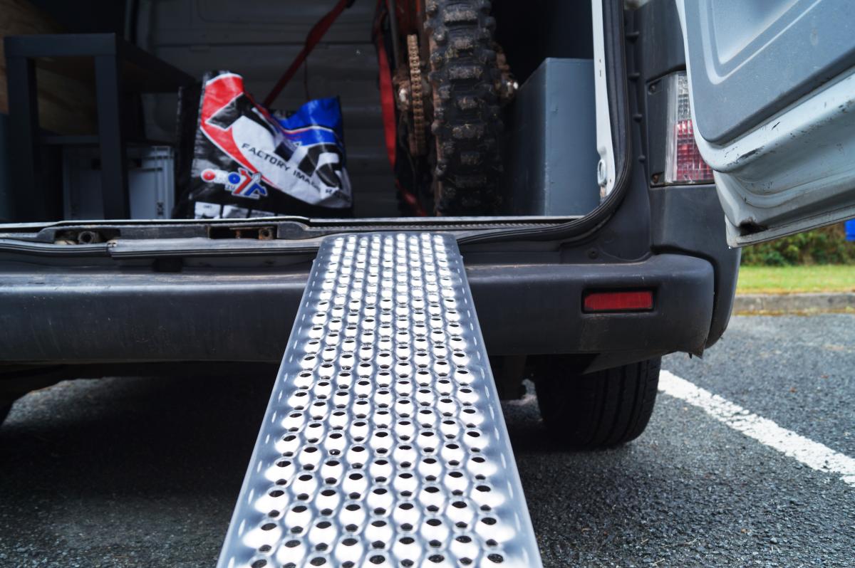 LIGHTWEIGHT LOADING RAMP 150x20cm, MOTORCYCLE QUAD ATV ACCESS ALUMINUM, MAX LOAD 200 KG PER RAMP