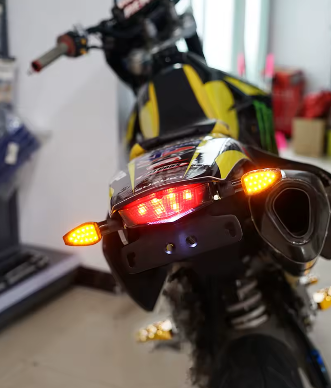 LICENSE PLATE HOLDER BRAKE LIGHT KIT 00-24 SUZUKI DR-Z 400 S SM REAR 12 LED TURN SIGNAL MOUNT HOLES