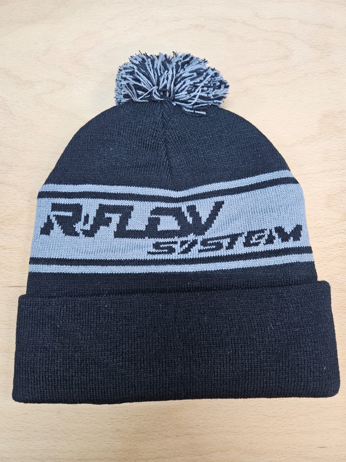R-Flow bobble hat beanie