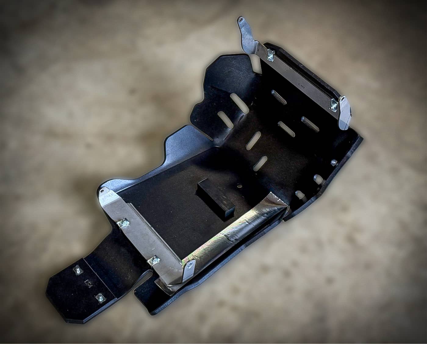 MOLECULE EXTREME KOVE 800 UHMW SKIDPLATE