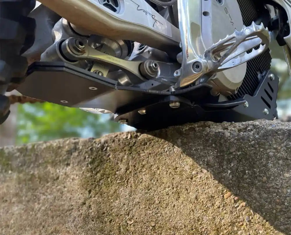 MOLECULE EXTREME STARK VARG UHMW SKIDPLATE