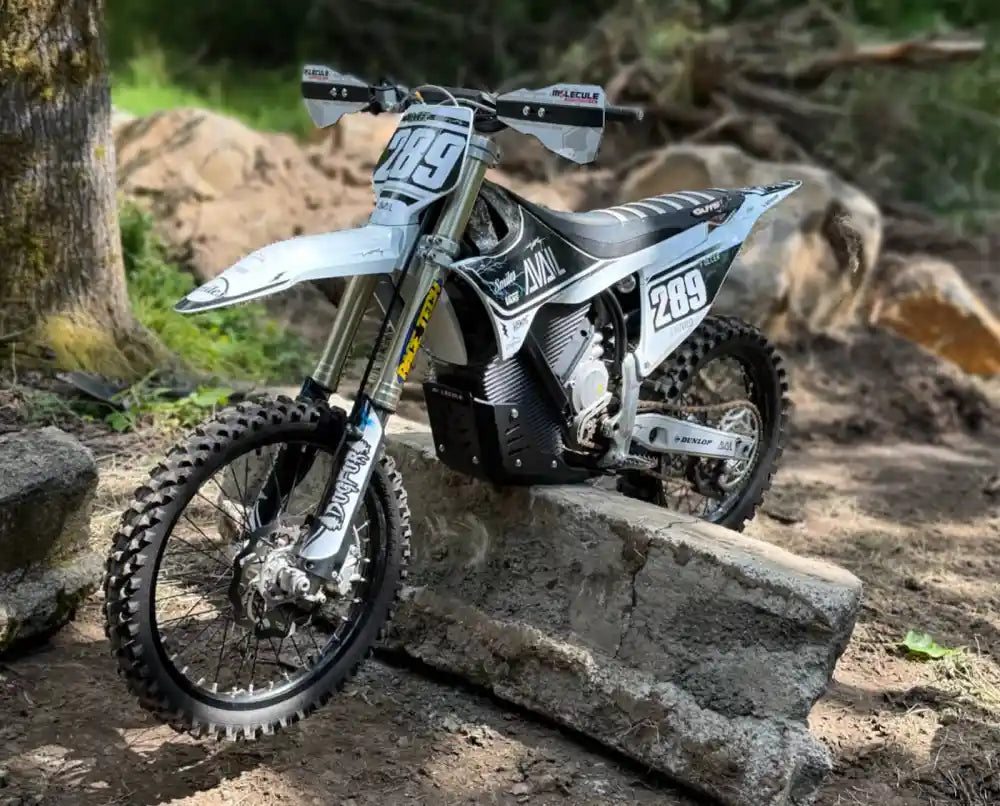 MOLECULE EXTREME STARK VARG UHMW SKIDPLATE