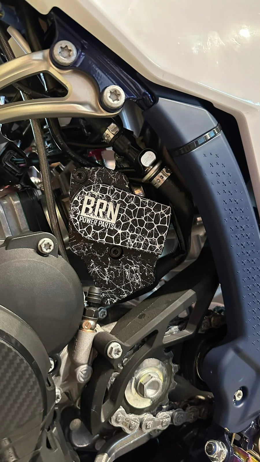 BRN THROTTLE BODY GUARD - KTM HSQ GASGAS