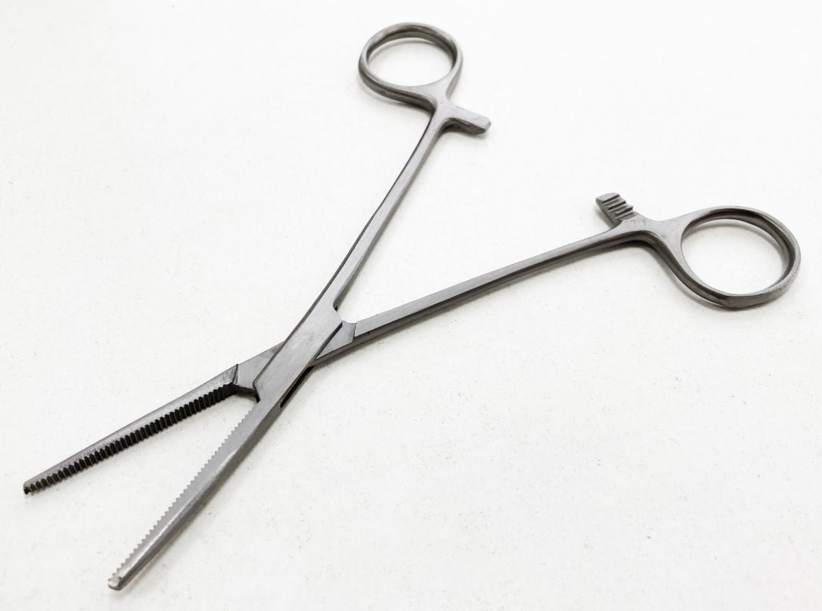 STRAIGHT FORCEPS 150mm STAINLESS STEEL LOCKING SERRATED JAW - TOOLZONE KDPHB218
