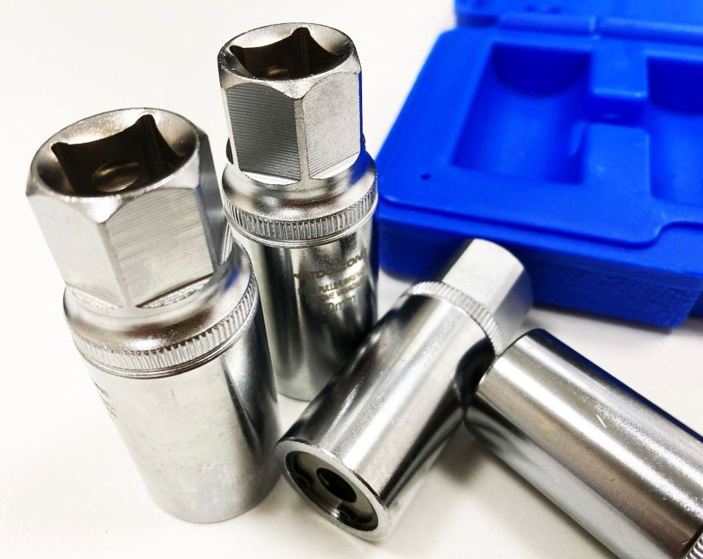 STUD EXTRACTOR SET 4 PIECES 1/2 DRIVE 6mm-12mm - TOOLZONE KDPSS292