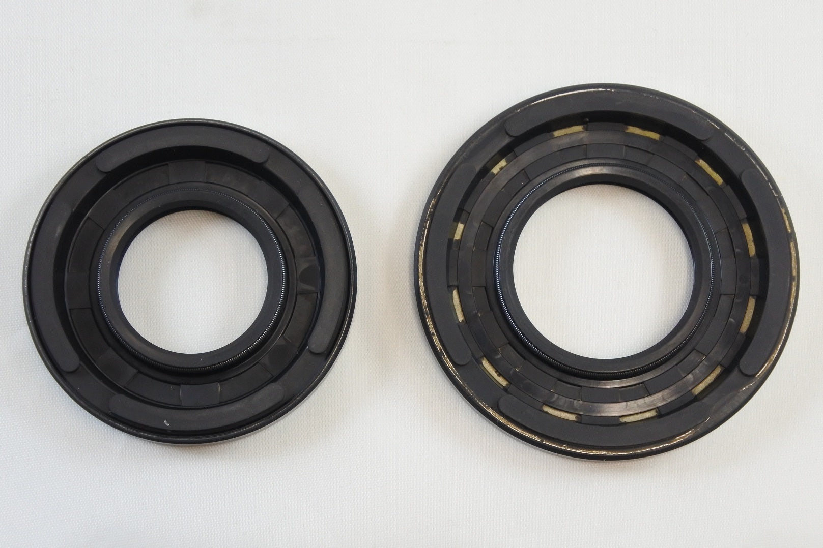 MAIN SEAL KIT 72-75 KAWASAKI H2 750 SEALS ONLY VINTCO KMB013