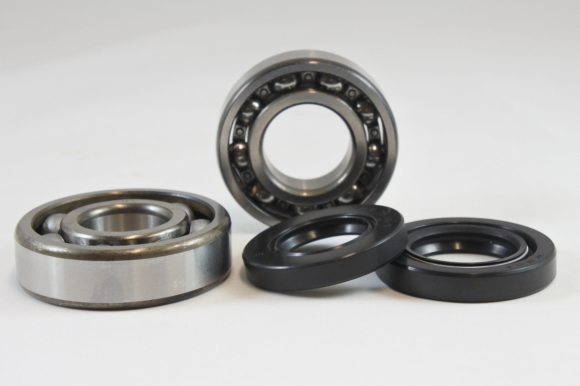 MAIN BEARING AND SEAL KIT 79-84 SUZUKI RM PE RS 100 125 175 VINTCO KMB016