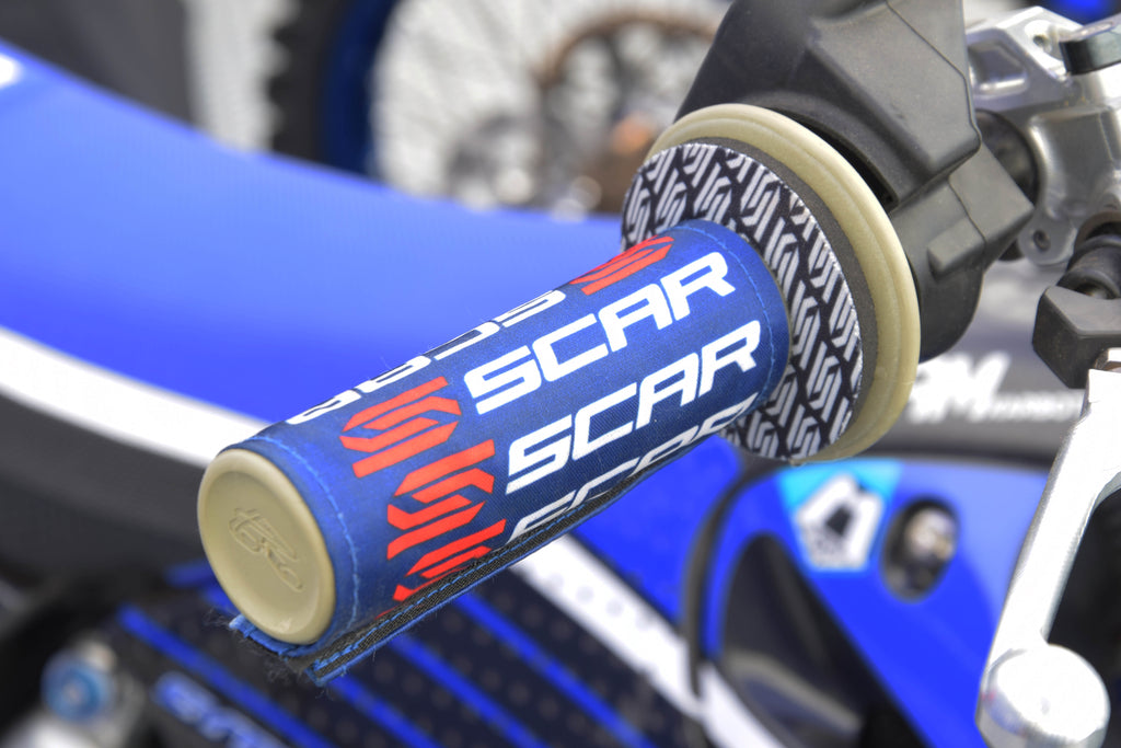 GRIP COVERS BLUE UNIVERSAL VELCRO FASTENED PAIR SCAR SCGC