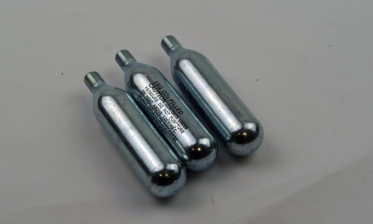 CO2 PUNCTURE REPAIR CARTRIDGES 16G THREADED 3 PACK