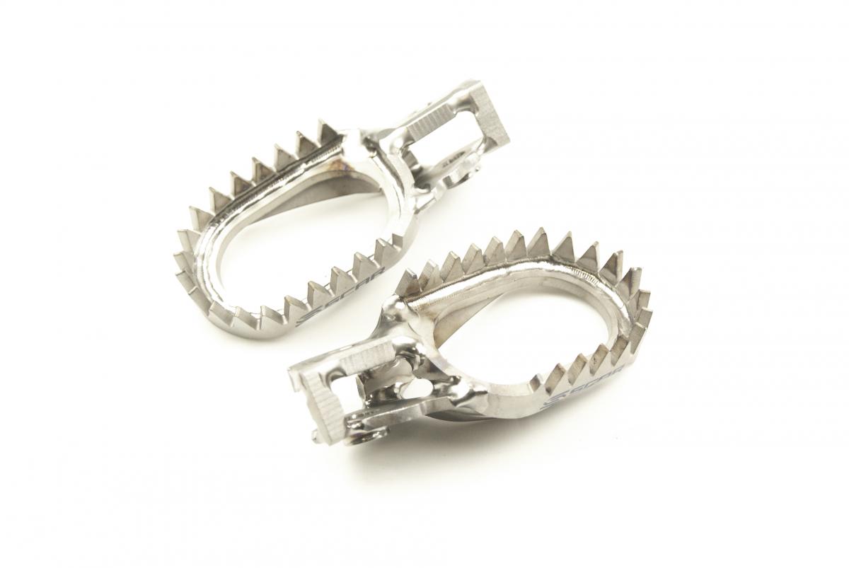 TITANIUM FOOTPEGS ANTI-MUD 20-26 BETA RR RACE X-PRO RX 125 200 250 300 350 390 430 450 480 SCAR S7516AM