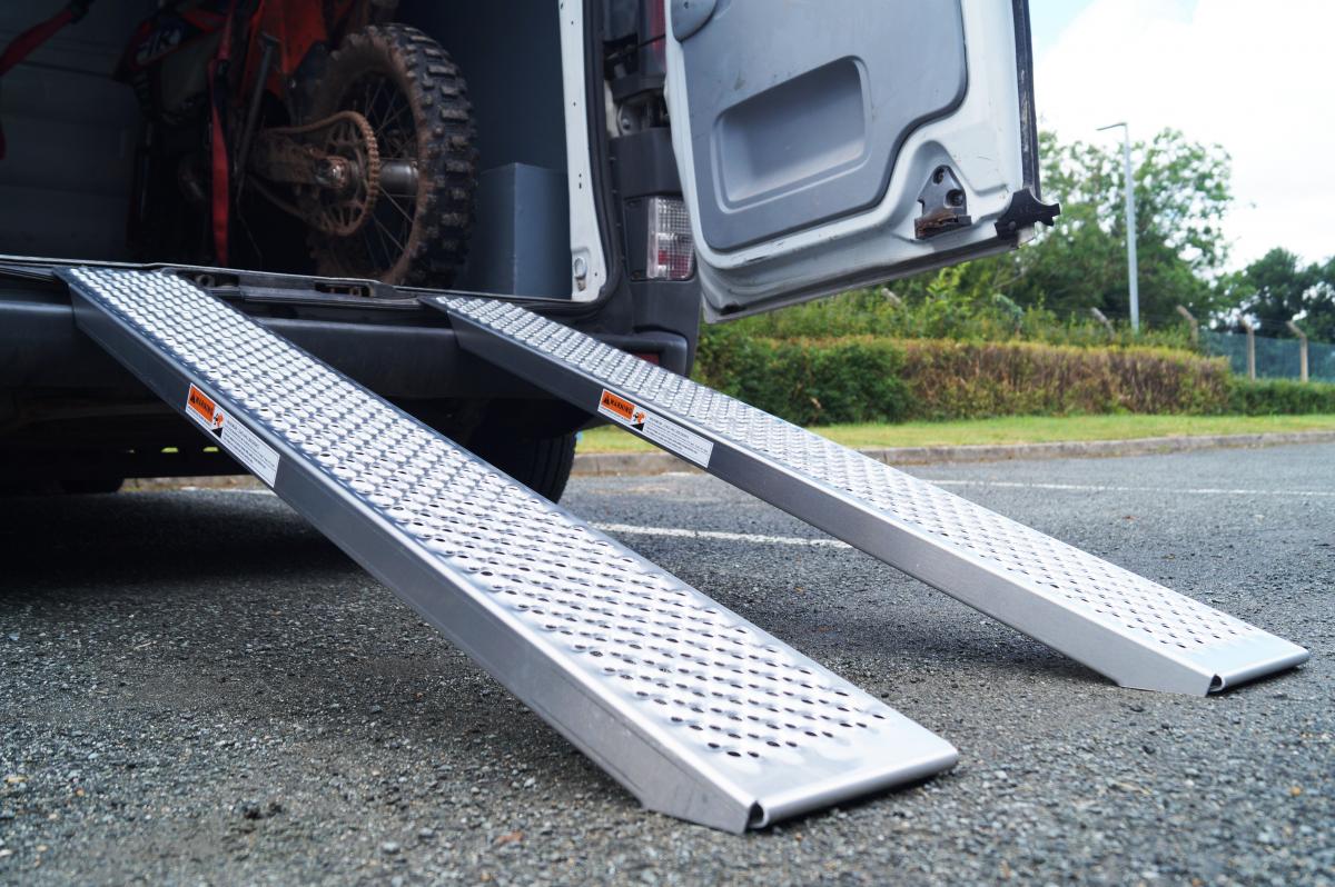 Utv Display Ramp ALUMINIUM LOADING RAMPS PAIR 1500mm X 200mm 400 KG COMBINED CAPACITY M ...