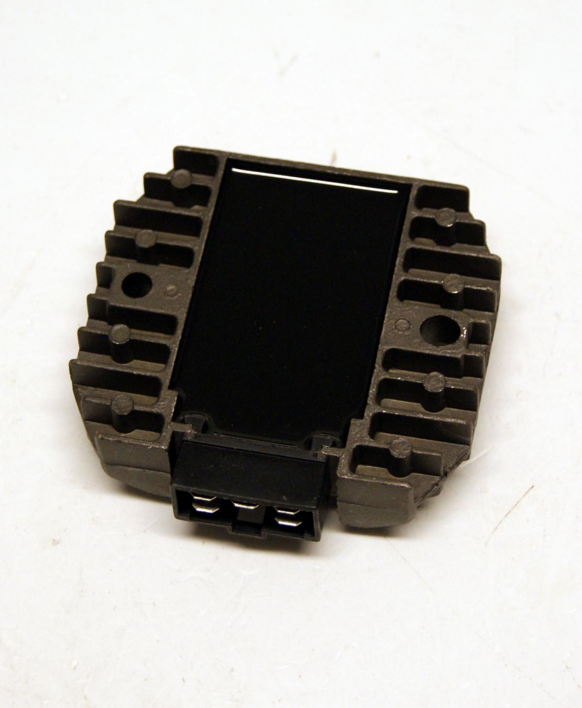 REGULATOR 86-07 YAMAHA 250 500 600 650 660 800 1000 YP MAJESTY SRX XP SZR XTV XVS XJ FZR YZF TDM SH650A-12 SG041 5GM9