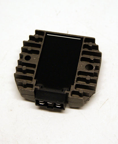 REGULATOR 86-07 YAMAHA 250 500 600 650 660 800 1000 YP MAJESTY SRX XP SZR XTV XVS XJ FZR YZF TDM SH650A-12 SG041 5GM9