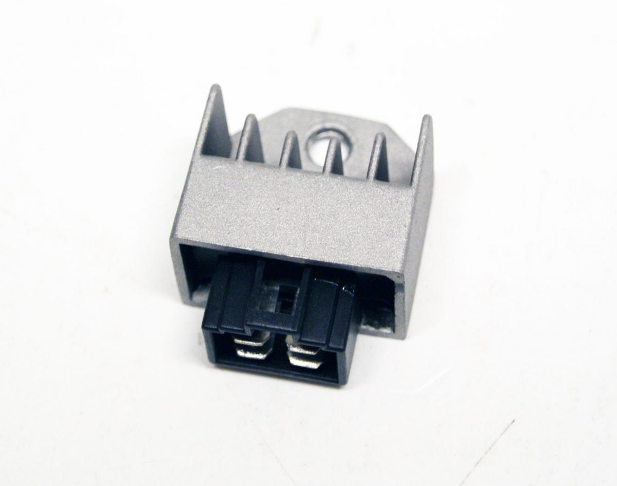 USE 44-5883.A3  ........   REGULATONLA,  R 31600-GAH-004, HONDA CRF230F 03-04, SA50 31600-GAH /31600-GBL / SH634A-12 / SH663-12 31600-GW0 / SH610B, AHA6048