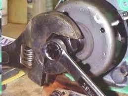 FLYWHEEL PULLER M26 x 1.00 RH
