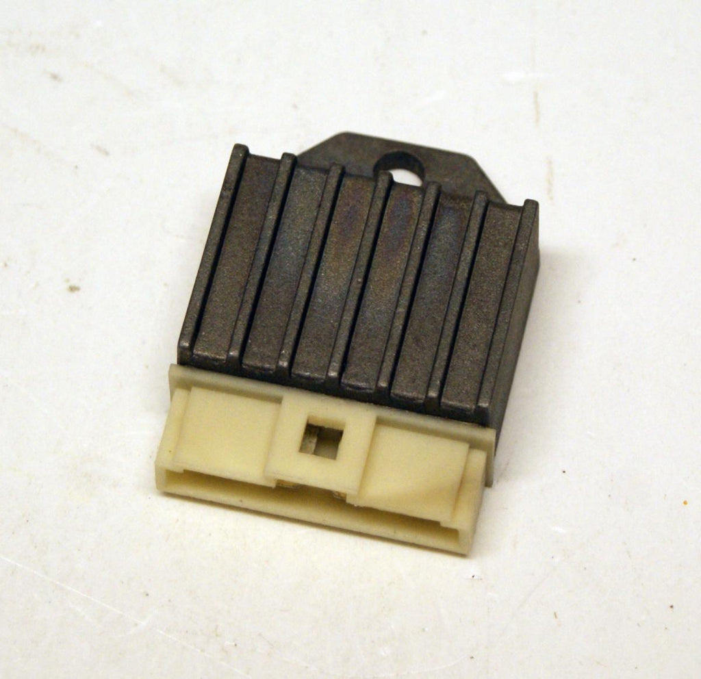 REGULATOR VOLTAGE 12v / 8A, DZE 02015-04 3AH-81960-00-00