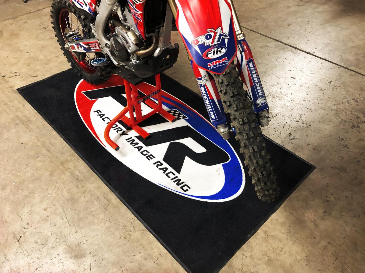 PIT MAT HEAVY DUTY FIR LOGO, RUBBER BACK WITH EDGE, 1m X 2m