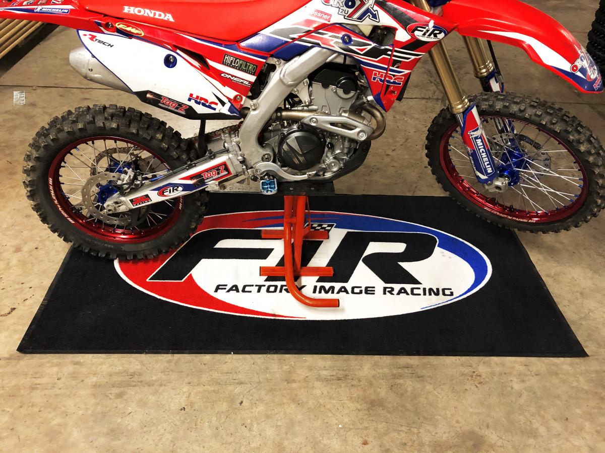 PIT MAT HEAVY DUTY FIR LOGO, RUBBER BACK WITH EDGE, 1m X 2m